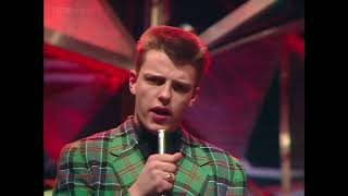 Madness – Embarrassment (Top of the Pops, 11.12.1980) (HD 60fps)