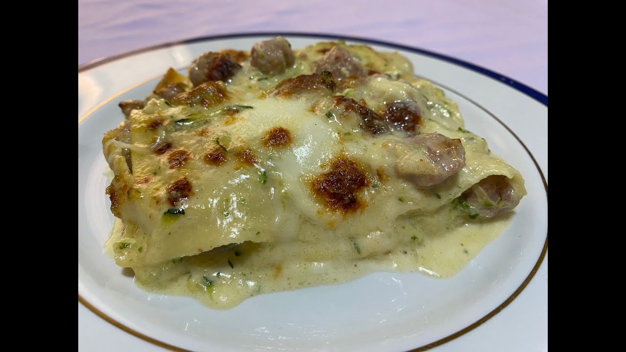 Lasagna con salsiccia e crema di zucchine