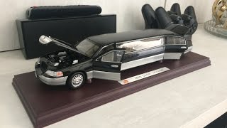 Miniatura de Ford Lincoln Town Car Limousine 2003 (1:24) Miniatura de Ford Lincoln Town Car Limousine 2003 (1:24)