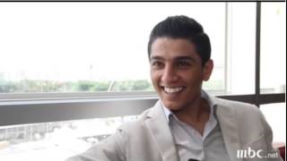 كيف يرد محمد عساف على من تطلب ان تبوسه