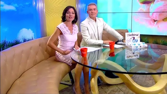 Кейт Беккинсейл порно фильмдер Порно мама қабатын жуды, ал оның ұлы оны жұлқып тастамады