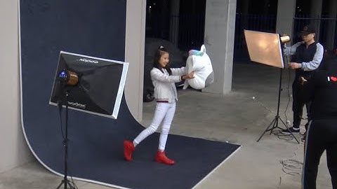 Fabric Photography Backdrop / EASIFRAME® Curved / Patent number: 2020100590