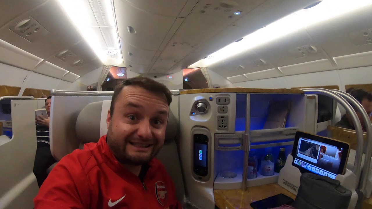 Flight review - Business class vs Economy class - Emirates - YouTube