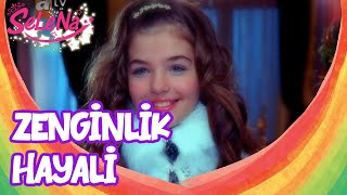 Kızların Zenginlik Hayalleri  Selena Sahneler