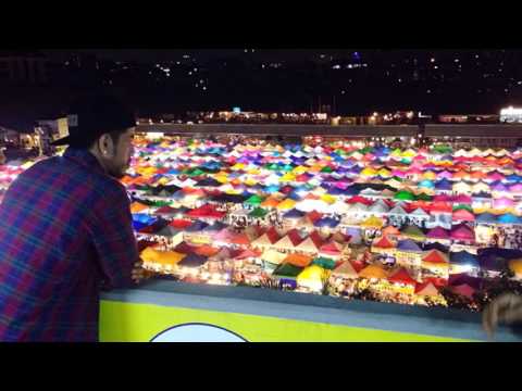 Rachada Train Night Market (ตลาดนัดรถไฟ รัชดา หลังเอสพลานาด รัชดา) Bangkok Thailand