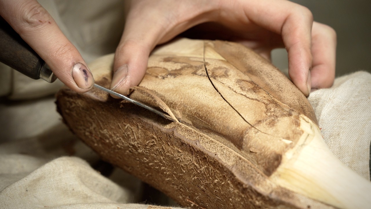 ⁣Making Classic Slip-On Shoes in Hand-Dyed Embossed Leather