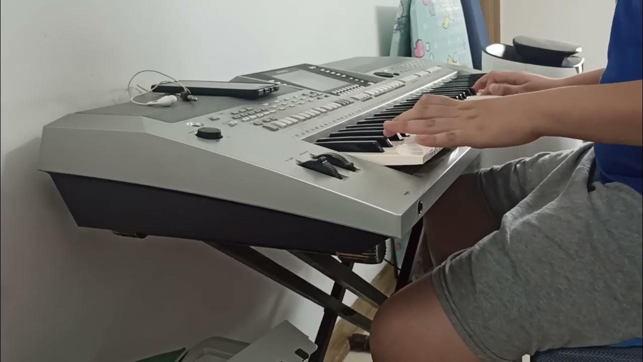 Lullaby of the leaves/ Misplaced in time jazz keyboard cover Lullaby of the leaves/ Misplaced in time jazz keyboard cover