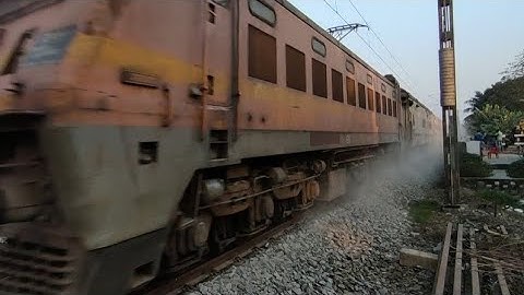 Furious Dust Storm Aggressive Teesta -Torsa Express Crazy Honking & Crossing With EMU local Train
