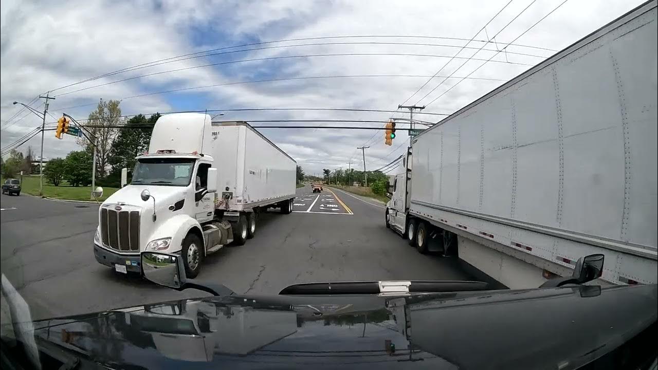 американский дальнобойщик. дальнобой на разгрузке. Chumak дальнобой по америке. Chumak дальнобой по америке. дальнобойщик инопланетянин сша.