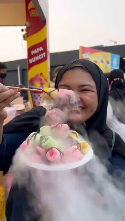 UNIK, makan chiki bisa keluar asep?! 😱 #shorts #kuliner #ngeshortsdulu