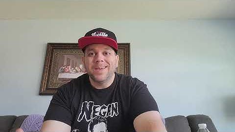 Unboxing The Walking Dead Supply Drop April 2022