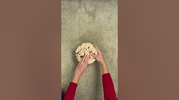 How to gift wrap a round box #wrappinggifts #giftwrapping