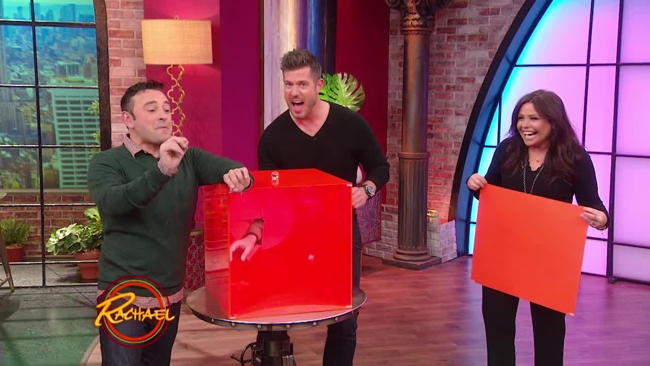 Jarod Miller Surprises Rachael Ray + Jesse Palmer with a Leopard Gecko | Rachael Ray Show