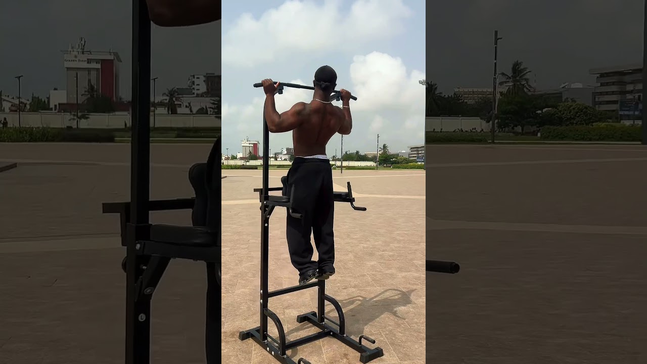 Street workout sur la place de l&rsquo;amazone #calisthenics #discipline #shorts