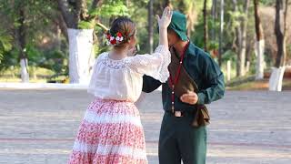 Video thumbnail of "PAOLA VILLALBA Y JULIO GONZÁLEZ - CHE LA REINA - DANZA PARAGUAYA PROYECCION"