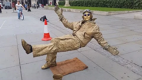 Secret revealed London street performer, floating and levitating trick
