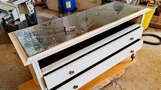 I gave new life to an old ruined chest of drawers