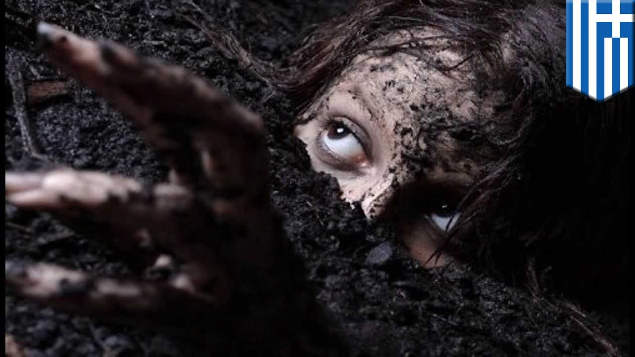 крики о помощи кемерово Похороненная заживо очнулась в гробу и вновь задохнулась