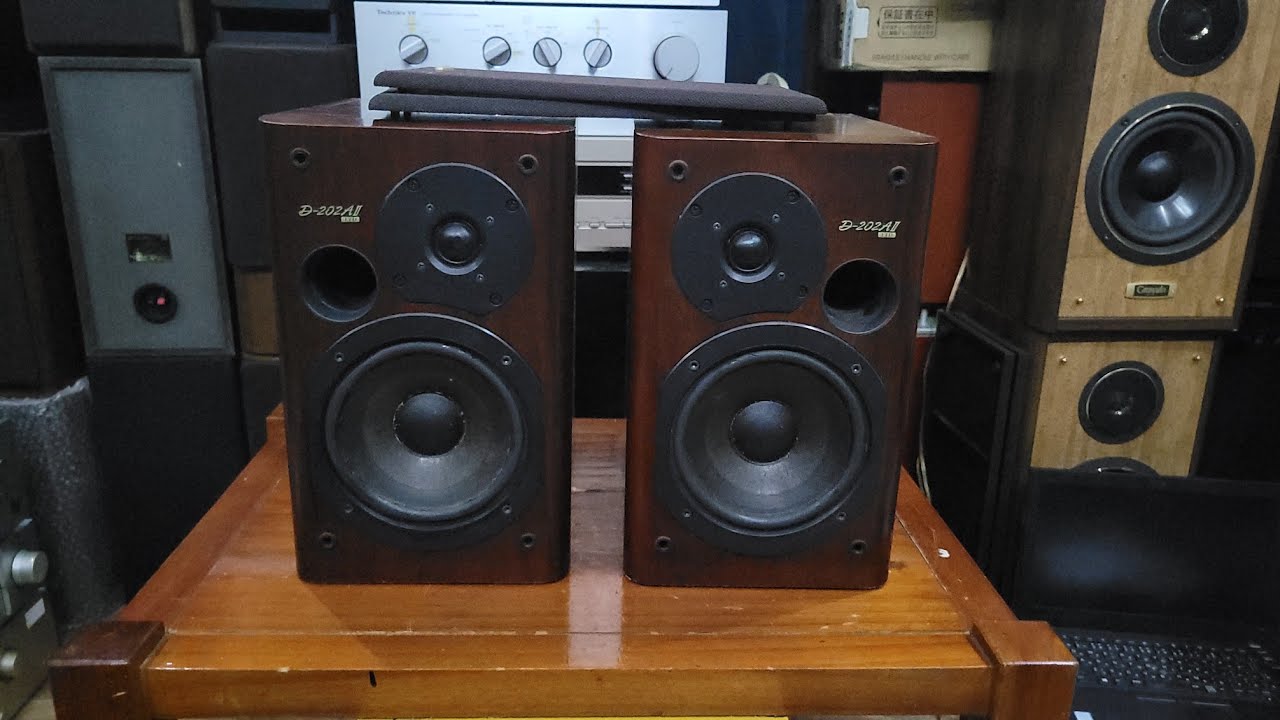 Just arrived: Rare limited edition Onkyo D-202A II LTD speakers