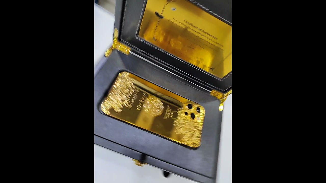 iphone 12 pro max versace edition