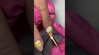 Растяжка неоновыми цветами гель лака. Молочный гель. Nail art. Nail design. #manicure #маникюр #nail