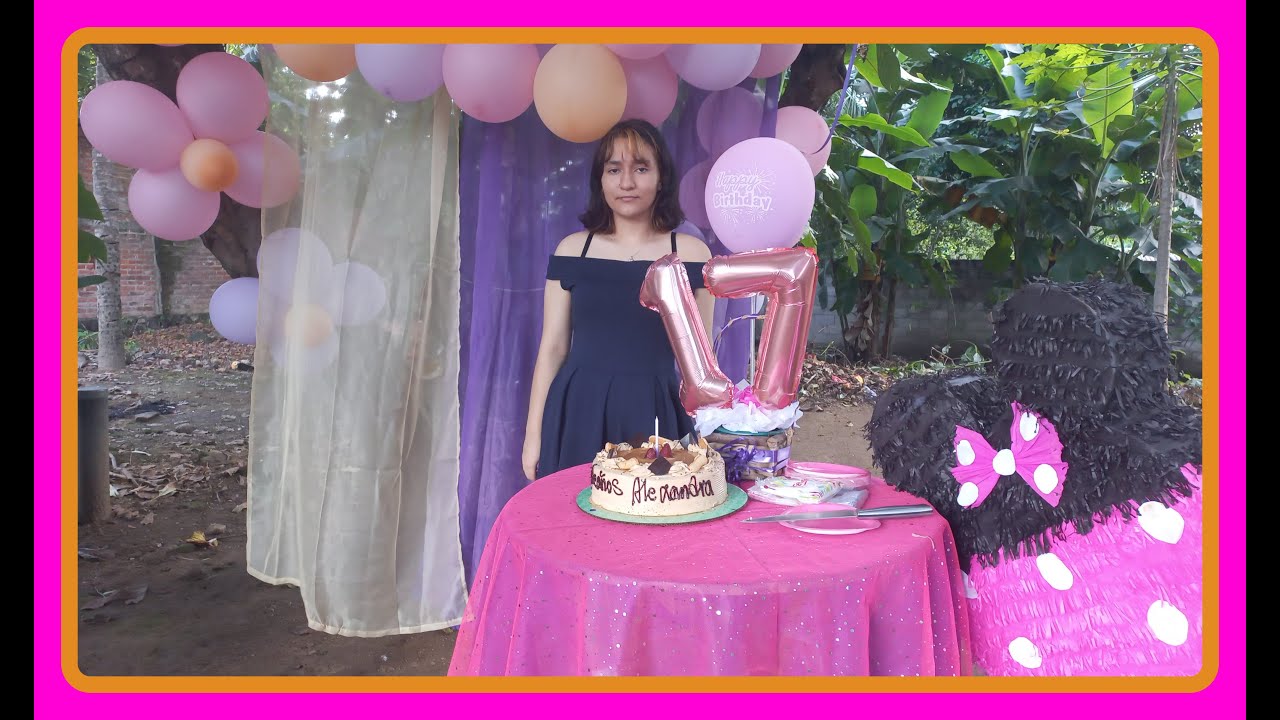 Llego La Hora de Partir el Pastel Feliz Cumpleaños ALEXANDRA