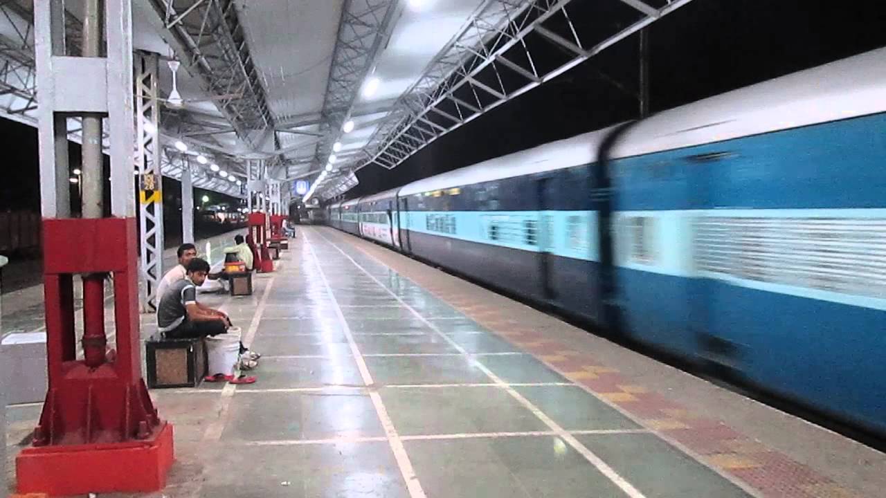 UBL WDP 4B in LHF Mode With 16507 Jodhpur Bangalore Express Blasting Boisar Over MPS