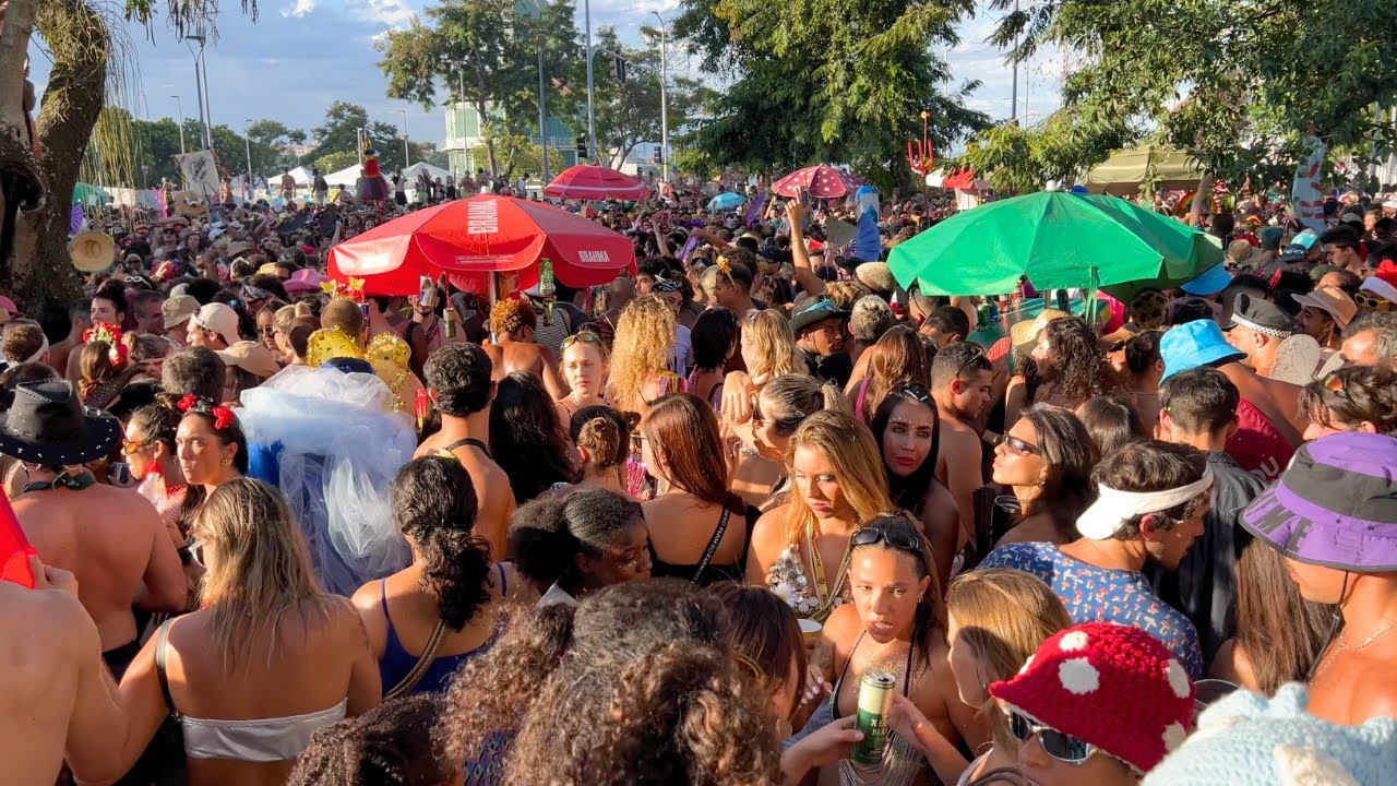 Carnival Afternoon in Downtown Rio de Janeiro - Brazil 🇧🇷【4K】2025