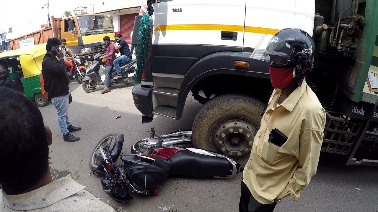 Dangerous Live Bike Accident In India He Is Lucky To Be Alive