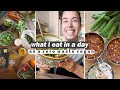 WHAT I EAT IN A DAY // vegan zero waste easy recipes + my daily trash reveal