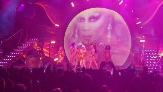 Sina Valentina Bei Werq The World