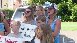 Virginia Beach parents rally to have students get back in the classroom full-time