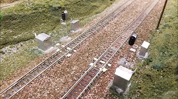 N SCALE LAYOUT SIGNALS , CASES & DETECTORS