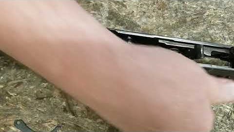 Installation of a retainer plate in a AK