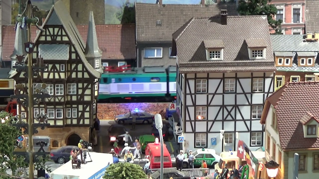 E656 con carrozze CIWL