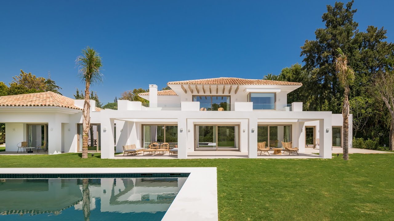 Impeccable High-End Designer Villa in Beautiful El Paraiso, Estepona | €4.25M | Drumelia Real Estate