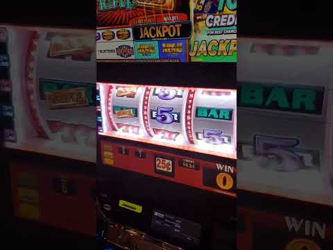 see those chips growing in the rack #craps #dice #hotshooter #vegas #lasvegas