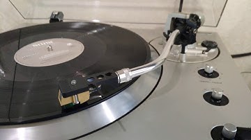 Technics SL-1301 with Technics EPC-270C working video