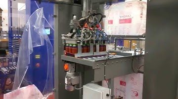 YPS Palletising systems: jars of sauces in trays (no shrink wrap)