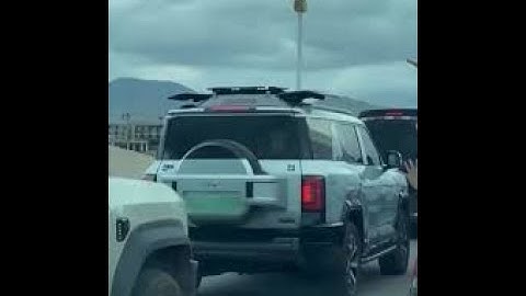 BYD Driver deploys built in drone to see traffic ahead, welcome to the Matrix...