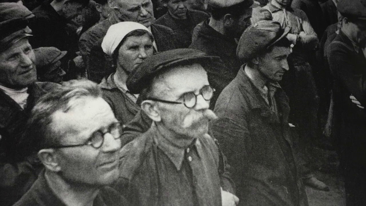 Слушать начало объявления войны. Объявление войны 1941 Ленинград. Люди узнают о начале войны. Людям сообщили о начале войны. Начало войны.