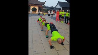 #户外健身正能量#爬行健身