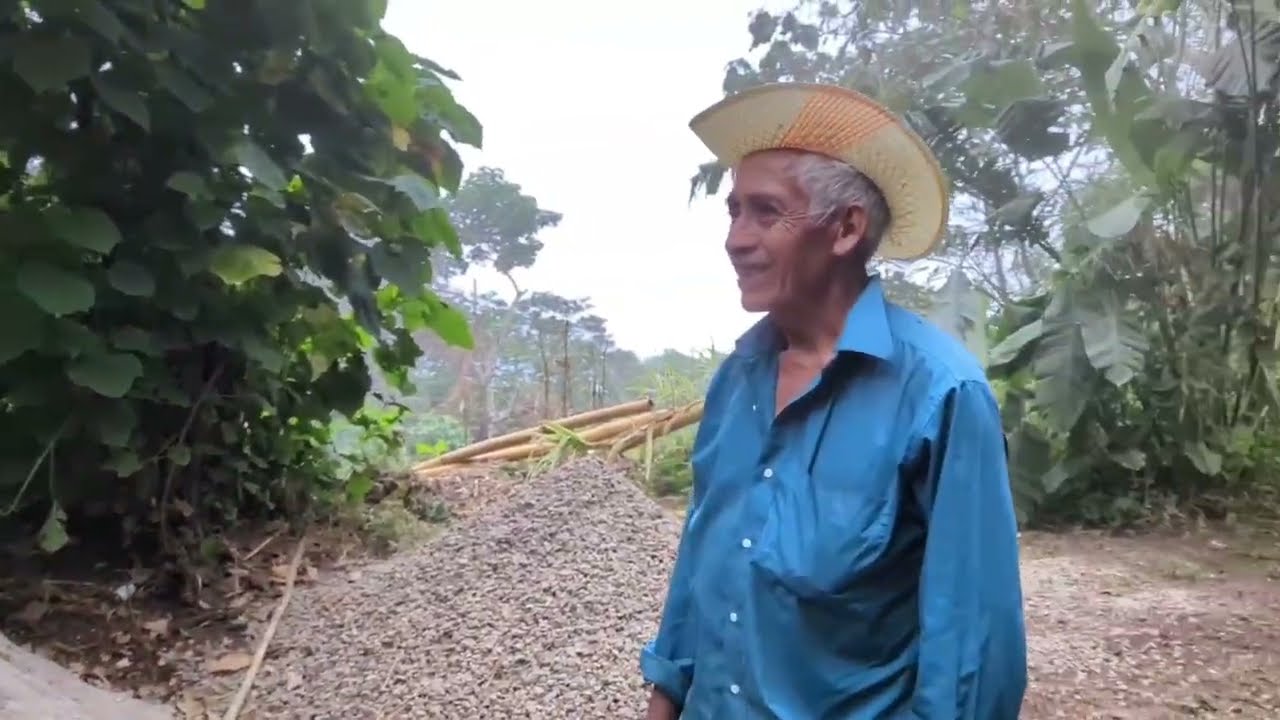 Gringo regala una casa 🏡 Día 5 de la construcción | Pareja de ancianos @MURPHSLIFE 