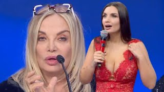 Elettra Lamborghini furiosa a Canzonissima: il vaff... a Simona Izzo per la cavalla Lolita.