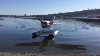 Seaplane Scenics - Tom Rolander beaching