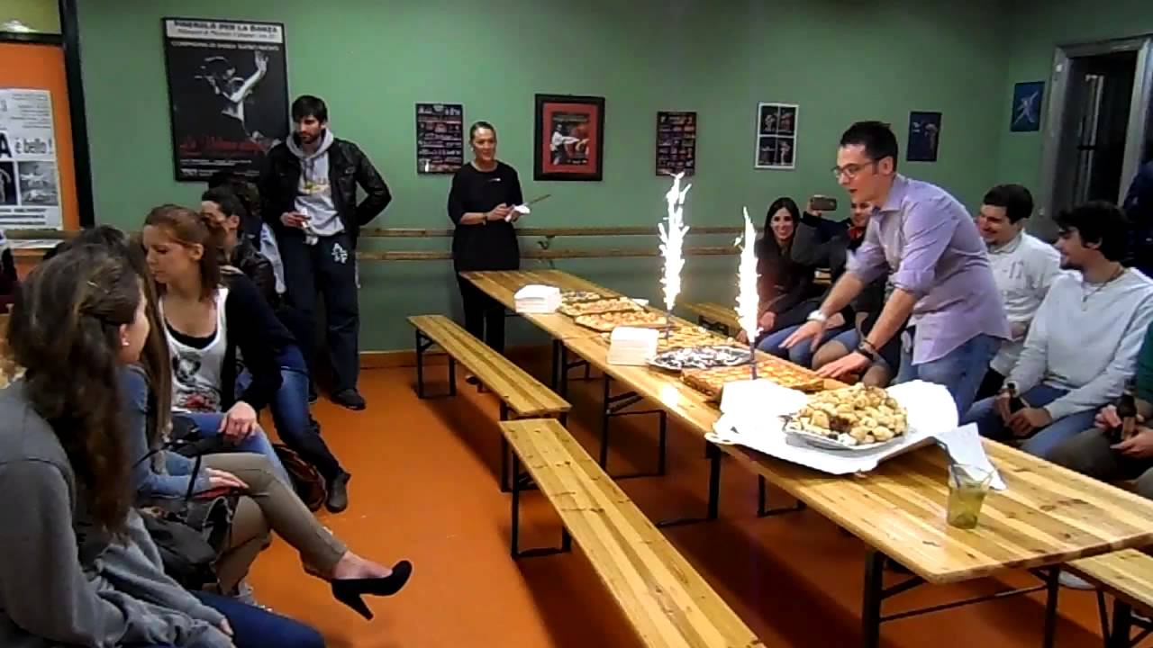 Spegnere le candeline dei 30 è difficile