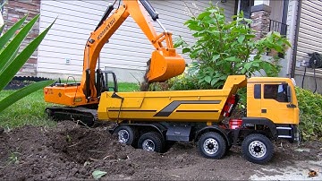 RC ADVENTURES - 1/12 Scale Earth Digger 4200XL Excavator & 1/14 8x8 Armageddon Dump Truck