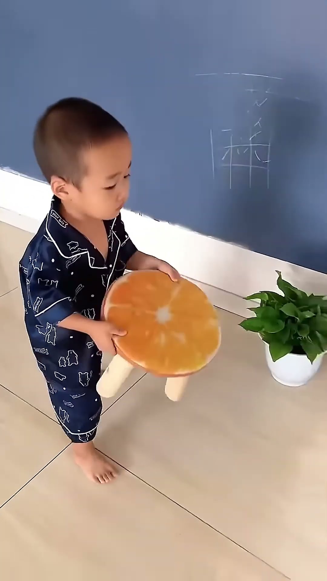 爸爸洗澡意外触电，3岁儿子机智救了爸爸的命！#Cute baby#Cute#呆萌小米宝#聪明宝宝#萌娃