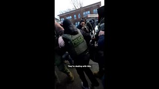 Ice Agents Clash With Minneapolis Protesters