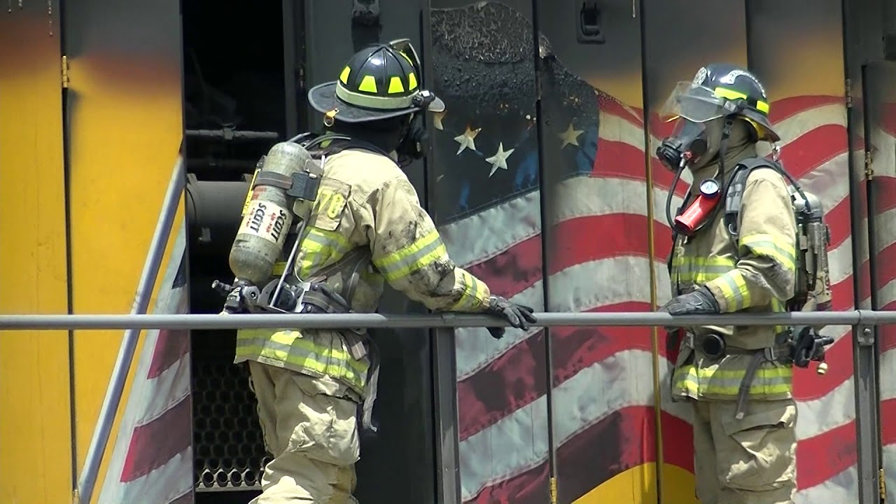 HD 6/2/18 La Plata, MO Firefighters Put Out Train Fire YouTube